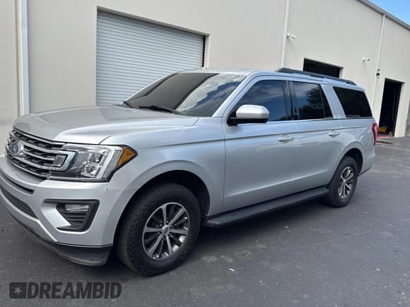 ✅ 2019 Ford Expedition Max XLT • VIN: 1FMJK1HT6KEA49837 • Лот: 84452335. Опубликован ранее на Copart с пробегом 108 346 миль. Бесплатный доступ к архиву аукционных продаж из США и подробный отчёт об истории автомобиля на DreamBid. Изображение 2.