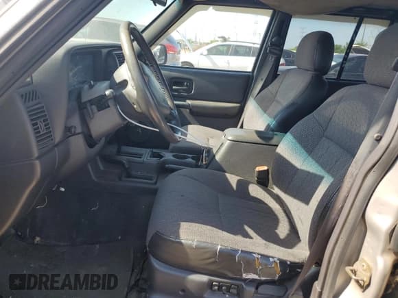 ✅ 2001 Jeep Cherokee Sport • VIN: 1J4FF58S61L540796 • Lot: 62384895. Listed on Copart with 209,294 mi. Free auction sales archive from the USA and detailed vehicle history report at DreamBid. Image 7.