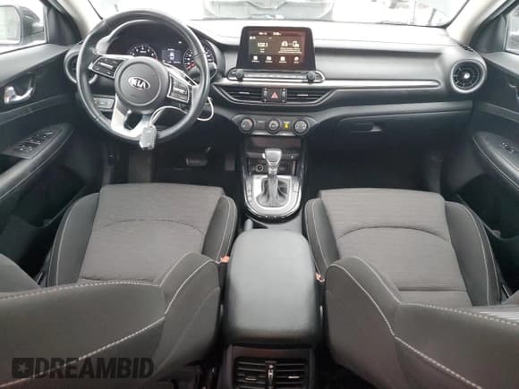 ✅ 2019 Kia Forte EX • VIN: 3KPF54AD4KE054139 • Лот: 92455205. Опубликован ранее на Copart с пробегом 163 312 миль. Бесплатный доступ к архиву аукционных продаж из США и подробный отчёт об истории автомобиля на DreamBid. Изображение 8.