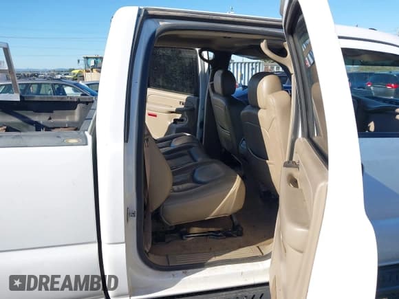 ✅ 2005 Chevrolet Silverado 2500HD LS • VIN: 1GCHK23245F872028 • Lot: 43368972. Listed on IAAI with 234,712 mi. Free auction sales archive from the USA and detailed vehicle history report at DreamBid. Image 8.