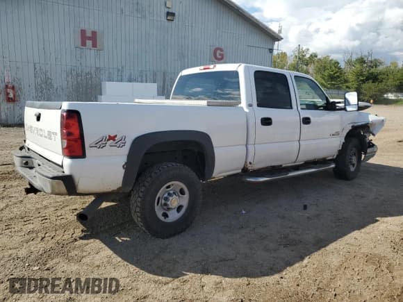 ✅ 2005 Chevrolet Silverado 2500HD Work Truck • VIN: 1GCHK23255F912309 • Lot: 81775895. Wystawiony na Copart z przebiegiem Nie podano. Bezpłatny archiwum sprzedaży aukcyjnych z USA i szczegółowy raport historii pojazdu na DreamBid. Zdjęcie 3.