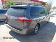 ✅ 2020 Toyota Sienna LE Auto Access Seat • VIN: 5TDKZ3DC0LS070040 • Lot: 42273074. Listed on IAAI with 70,180 mi. Free auction sales archive from the USA and detailed vehicle history report at DreamBid. Image 4.