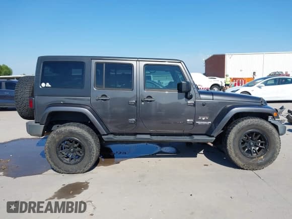 ✅ 2017 Jeep Wrangler Unlimited Sahara • VIN: 1C4BJWEG8HL599349 • Lot: 43383238. Listed on IAAI with 114,754 mi. Free auction sales archive from the USA and detailed vehicle history report at DreamBid. Image 14.