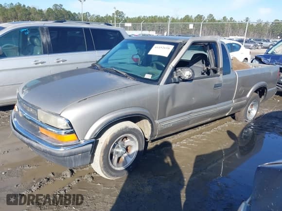 ✅ 2000 Chevrolet S-10 LS • VIN: 1GCCS1957Y8314866 • Лот: 41452658. Опубликован ранее на IAAI с пробегом 146 505 миль. Бесплатный доступ к архиву аукционных продаж из США и подробный отчёт об истории автомобиля на DreamBid. Изображение 2.