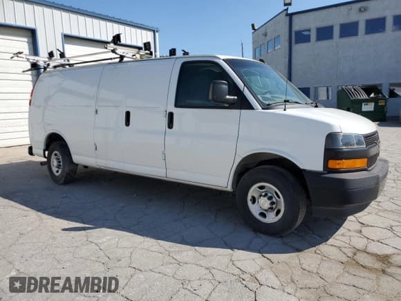 ✅ 2021 Chevrolet Express Cargo • VIN: 1GCWGBFP4M1225463 • Lot: 56703303. Listed on Copart with 99,442 mi. Free auction sales archive from the USA and detailed vehicle history report at DreamBid. Image 4.