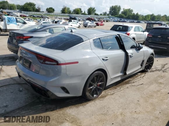✅ 2023 Kia Stinger GT2 • VIN: KNAE55LC5P6125834 • Lot: 62013194. Wystawiony na Copart z przebiegiem 42 418 mil. Bezpłatny archiwum sprzedaży aukcyjnych z USA i szczegółowy raport historii pojazdu na DreamBid. Zdjęcie 3.