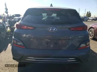 ✅ 2023 Hyundai Kona SE • VIN: KM8K23AG5PU183877 • Лот: 78554363. Опубликован ранее на Copart с пробегом 2 828 миль. Бесплатный доступ к архиву аукционных продаж из США и подробный отчёт об истории автомобиля на DreamBid. Изображение 6.