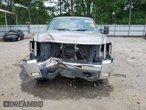 ✅ 2009 Chevrolet Silverado 2500HD LT • VIN: 1GCHK59KX9E127286 • Лот: 59384965. Опубликован ранее на Copart с пробегом 303 202 миль. Бесплатный доступ к архиву аукционных продаж из США и подробный отчёт об истории автомобиля на DreamBid. Изображение 5.