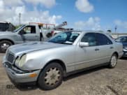 ✅ 1997 Mercedes-Benz E 320 • VIN: WDBJF55F9VA330720 • Lot: 54450025. Wystawiony na Copart z przebiegiem 83 528 mil. Bezpłatny archiwum sprzedaży aukcyjnych z USA i szczegółowy raport historii pojazdu na DreamBid. Zdjęcie 1.