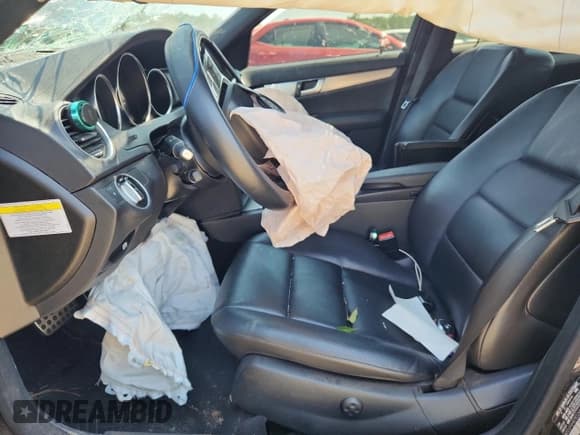 ✅ 2014 Mercedes-Benz C 250 Sport • VIN: WDDGF4HB7EG246543 • Лот: 81432265. Опубликован ранее на Copart с пробегом Не указан. Бесплатный доступ к архиву аукционных продаж из США и подробный отчёт об истории автомобиля на DreamBid. Изображение 7.