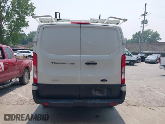 ✅ 2019 Ford Transit • VIN: 1FTYR1YG5KKB40620 • Лот: 42513750. Опубликован ранее на IAAI с пробегом 150 194 миль. Бесплатный доступ к архиву аукционных продаж из США и подробный отчёт об истории автомобиля на DreamBid. Изображение 16.