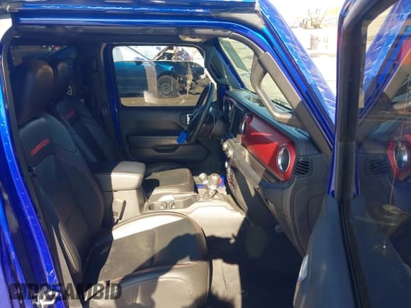 ✅ 2018 Jeep Wrangler Unlimited Rubicon • VIN: 1C4HJXFG0JW265626 • Lot: 43552072. Wystawiony na IAAI z przebiegiem 45 621 mil. Bezpłatny archiwum sprzedaży aukcyjnych z USA i szczegółowy raport historii pojazdu na DreamBid. Zdjęcie 5.