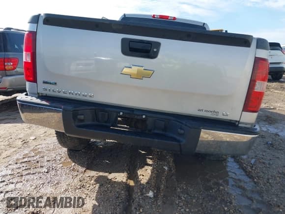 ✅ 2011 Chevrolet Silverado 1500 LT • VIN: 1GCRKSE39BZ378803 • Lot: 41406822. Listed on IAAI with 110,728 mi. Free auction sales archive from the USA and detailed vehicle history report at DreamBid. Image 16.