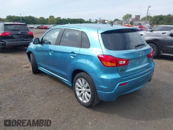 2011 Mitsubishi Outlander SE with VIN JA4AR4AU1BZ013173, listed as a IAAI auction lot 43310826 with 220,732 mi miles and . Bid and sale history available at DreamBid. Image 3.