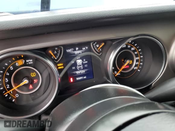 ✅ 2020 Jeep Wrangler Unlimited Sport S • VIN: 1C4HJXDN3LW181949 • Lot: 62301625. Wystawiony na Copart z przebiegiem 50 091 mil. Bezpłatny archiwum sprzedaży aukcyjnych z USA i szczegółowy raport historii pojazdu na DreamBid. Zdjęcie 9.