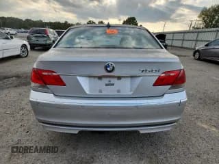 ✅ 2006 BMW 7 Series 750i • VIN: WBAHL83566DT04688 • Lot: 92179255. Wystawiony na Copart z przebiegiem 190 639 mil. Bezpłatny archiwum sprzedaży aukcyjnych z USA i szczegółowy raport historii pojazdu na DreamBid. Zdjęcie 6.