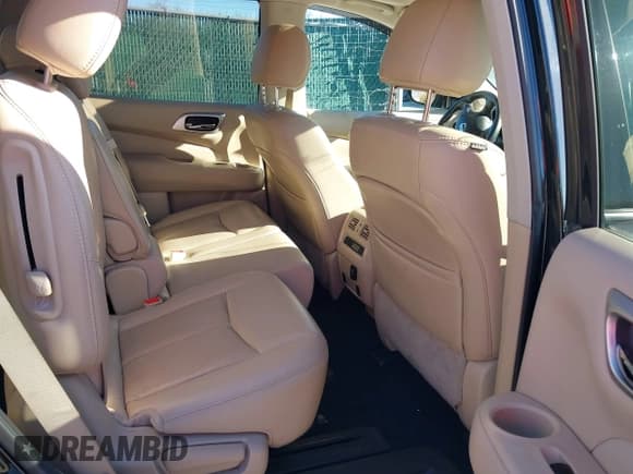 ✅ 2017 Nissan Pathfinder Platinum • VIN: 5N1DR2MM9HC609142 • Lot: 43781563. Wystawiony na IAAI z przebiegiem 235 772 mil. Bezpłatny archiwum sprzedaży aukcyjnych z USA i szczegółowy raport historii pojazdu na DreamBid. Zdjęcie 8.