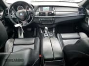 ✅ 2011 BMW X6 M • VIN: 5YMGZ0C55BLK14390 • Лот: 84790695. Опубликован ранее на Copart с пробегом 141 913 миль. Бесплатный доступ к архиву аукционных продаж из США и подробный отчёт об истории автомобиля на DreamBid. Изображение 8.