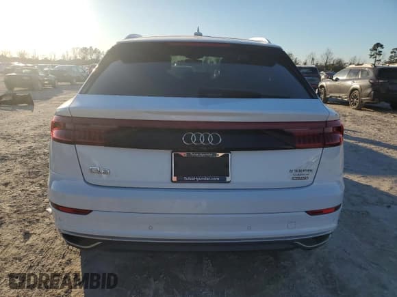 ✅ 2019 Audi Q8 Prestige • VIN: WA1CVBF18KD021940 • Lot: 42764285. Wystawiony na Copart z przebiegiem 66 927 mil. Bezpłatny archiwum sprzedaży aukcyjnych z USA i szczegółowy raport historii pojazdu na DreamBid. Zdjęcie 6.