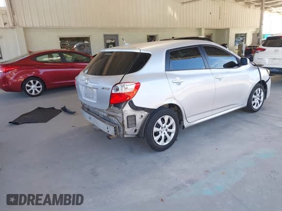 ✅ 2009 Toyota Matrix • VIN: 2T1KU40E19C171049 • Lot: 43636752. Wystawiony na IAAI z przebiegiem 177 375 mil. Bezpłatny archiwum sprzedaży aukcyjnych z USA i szczegółowy raport historii pojazdu na DreamBid. Zdjęcie 4.