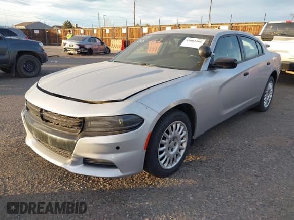 ✅ 2019 Dodge Charger Police • VIN: 2C3CDXKT2KH647911 • Lot: 43662586. Wystawiony na IAAI z przebiegiem 97 696 mil. Bezpłatny archiwum sprzedaży aukcyjnych z USA i szczegółowy raport historii pojazdu na DreamBid. Zdjęcie 2.