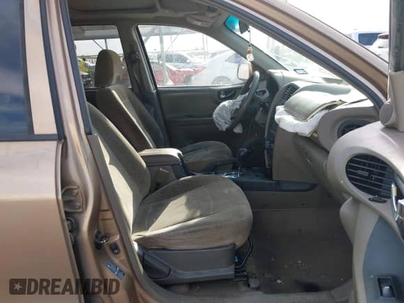 2004 Hyundai Santa Fe GLS с VIN KM8SC13D74U648059, выставлен на аукционе IAAI как лот 41674662 с пробегом 218 570 миль миль и . История ставок и продаж доступна на DreamBid. Изображение 5.