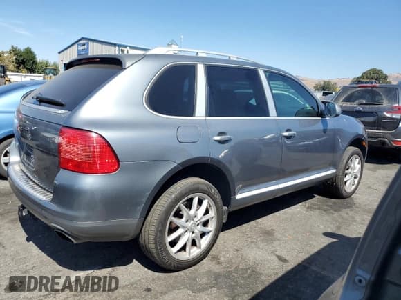 ✅ 2005 Porsche Cayenne • VIN: WP1AA29P15LA23272 • Lot: 72565164. Wystawiony na Copart z przebiegiem 193 134 mil. Bezpłatny archiwum sprzedaży aukcyjnych z USA i szczegółowy raport historii pojazdu na DreamBid. Zdjęcie 3.