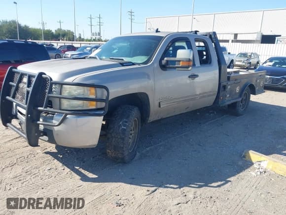 ✅ 2009 Chevrolet Silverado 2500HD • VIN: 1GCHC59K59E124924 • Лот: 43428375. Опубликован ранее на IAAI с пробегом 454 846 миль. Бесплатный доступ к архиву аукционных продаж из США и подробный отчёт об истории автомобиля на DreamBid. Изображение 2.