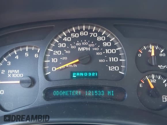 ✅ 2005 Chevrolet Silverado 2500HD LS • VIN: 1GCHK29U65E151661 • Lot: 43589957. Wystawiony na IAAI z przebiegiem 121 533 mil. Bezpłatny archiwum sprzedaży aukcyjnych z USA i szczegółowy raport historii pojazdu na DreamBid. Zdjęcie 7.