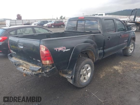✅ 2008 Toyota Tacoma • VIN: 5TEMU52N88Z566950 • Lot: 43545918. Wystawiony na IAAI z przebiegiem 201 941 mil. Bezpłatny archiwum sprzedaży aukcyjnych z USA i szczegółowy raport historii pojazdu na DreamBid. Zdjęcie 4.