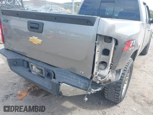 ✅ 2012 Chevrolet Silverado 1500 LT • VIN: 1GCRKSE78CZ261203 • Lot: 43238256. Listed on IAAI with 175,953 mi. Free auction sales archive from the USA and detailed vehicle history report at DreamBid. Image 17.