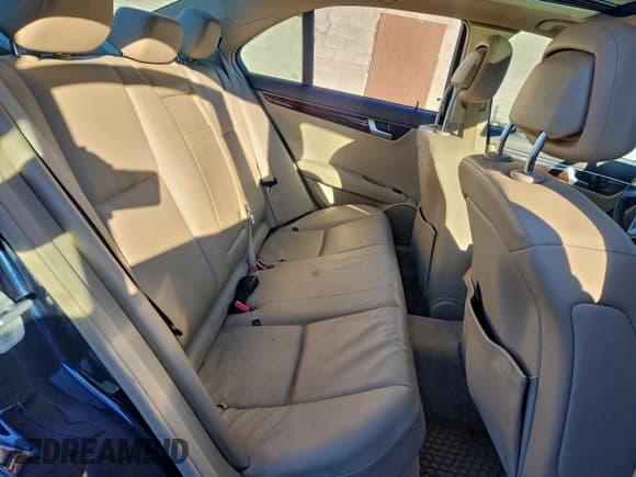 ✅ 2014 Mercedes-Benz C 300 Sport • VIN: WDDGF8AB1ER305690 • Lot: 96623915. Wystawiony na Copart z przebiegiem 99 150 mil. Bezpłatny archiwum sprzedaży aukcyjnych z USA i szczegółowy raport historii pojazdu na DreamBid. Zdjęcie 10.