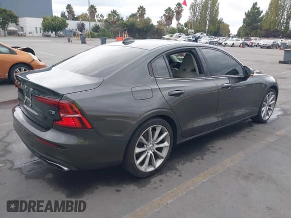 ✅ 2021 Volvo S60 Momentum • VIN: 7JR102FK5MG096604 • Lot: 43337481. Listed on IAAI with 77,100 mi. Free auction sales archive from the USA and detailed vehicle history report at DreamBid. Image 4.