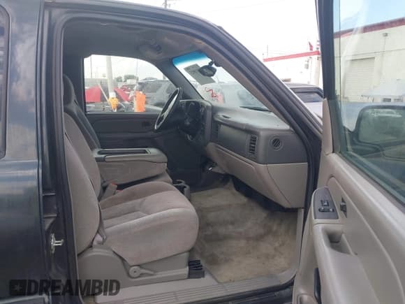 ✅ 2005 Chevrolet Tahoe LT • VIN: 1GNEK13T25J165746 • Lot: 42818923. Wystawiony na IAAI z przebiegiem 243 211 mil. Bezpłatny archiwum sprzedaży aukcyjnych z USA i szczegółowy raport historii pojazdu na DreamBid. Zdjęcie 5.