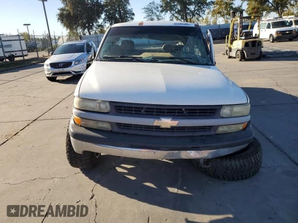 ✅ 2001 Chevrolet Silverado 1500 LS • VIN: 2GCEK19V011346124 • Лот: 85588385. Опубликован ранее на Copart с пробегом 261 139 миль. Бесплатный доступ к архиву аукционных продаж из США и подробный отчёт об истории автомобиля на DreamBid. Изображение 5.