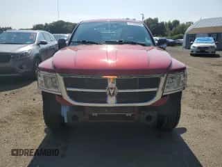 2009 Dodge Dakota ST z VIN 1D7HW28K49S816607, wystawiony jako Copart lot #71737454 z przebiegiem 112 378 mil mil oraz Szkoda całkowita • Salvage title. Historia ofert i sprzedaży dostępna na DreamBid. Obrazek 5.