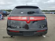 ✅ 2019 Lincoln MKT • VIN: 2LMHJ5NK6KBL01252 • Lot: 69934684. Wystawiony na Copart z przebiegiem 213 659 mil. Bezpłatny archiwum sprzedaży aukcyjnych z USA i szczegółowy raport historii pojazdu na DreamBid. Zdjęcie 6.