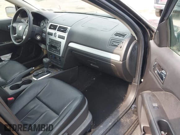 ✅ 2008 Mercury Milan • VIN: 3MEHM07Z38R624218 • Lot: 42908918. Listed on IAAI with 99,553 mi. Free auction sales archive from the USA and detailed vehicle history report at DreamBid. Image 5.