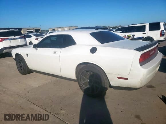 ✅ 2010 Dodge Challenger SE • VIN: 2B3CJ4DV4AH278888 • Лот: 85387995. Опубликован ранее на Copart с пробегом 189 727 миль. Бесплатный доступ к архиву аукционных продаж из США и подробный отчёт об истории автомобиля на DreamBid. Изображение 2.