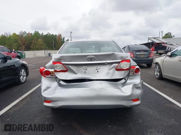 ✅ 2011 Toyota Corolla LE • VIN: JTDBU4EE0B9157082 • Lot: 43552977. Wystawiony na IAAI z przebiegiem 195 347 mil. Bezpłatny archiwum sprzedaży aukcyjnych z USA i szczegółowy raport historii pojazdu na DreamBid. Zdjęcie 16.