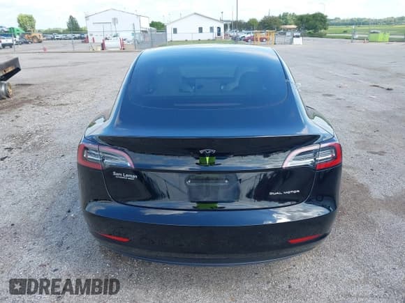 ✅ 2023 Tesla Model 3 Long Range • VIN: 5YJ3E1EB2PF616468 • Lot: 43011219. Wystawiony na IAAI z przebiegiem 48 252 mil. Bezpłatny archiwum sprzedaży aukcyjnych z USA i szczegółowy raport historii pojazdu na DreamBid. Zdjęcie 17.