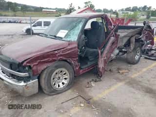 2002 Chevrolet Silverado 1500 z VIN 1GCEC14V62Z128248, wystawiony jako IAAI lot #43125043 z przebiegiem 200 798 mil mil oraz . Historia ofert i sprzedaży dostępna na DreamBid. Obrazek 2.