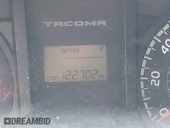 ✅ 2016 Toyota Tacoma SR • VIN: 5TFSX5EN2GX045433 • Lot: 41939147. Listed on IAAI with 122,702 mi. Free auction sales archive from the USA and detailed vehicle history report at DreamBid. Image 16.