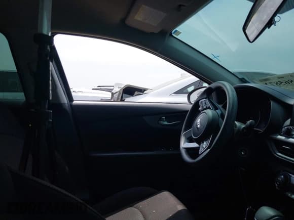 ✅ 2019 Kia Forte LXS • VIN: 3KPF24AD5KE136406 • Lot: 41865872. Listed on IAAI with 32,002 mi. Free auction sales archive from the USA and detailed vehicle history report at DreamBid. Image 5.