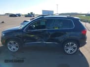 ✅ 2016 Volkswagen Tiguan SEL • VIN: WVGBV7AX2GW537535 • Lot: 43137413. Wystawiony na IAAI z przebiegiem 147 856 mil. Bezpłatny archiwum sprzedaży aukcyjnych z USA i szczegółowy raport historii pojazdu na DreamBid. Zdjęcie 14.