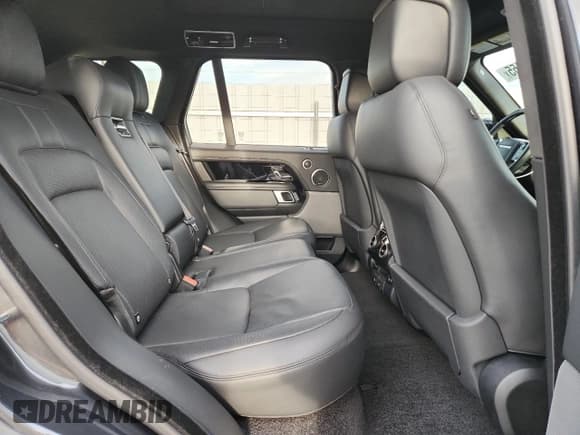 ✅ 2019 Land Rover Range Rover HSE • VIN: SALGS2SV0KA547966 • Lot: 90912155. Listed on Copart with 24,129 mi. Free auction sales archive from the USA and detailed vehicle history report at DreamBid. Image 11.