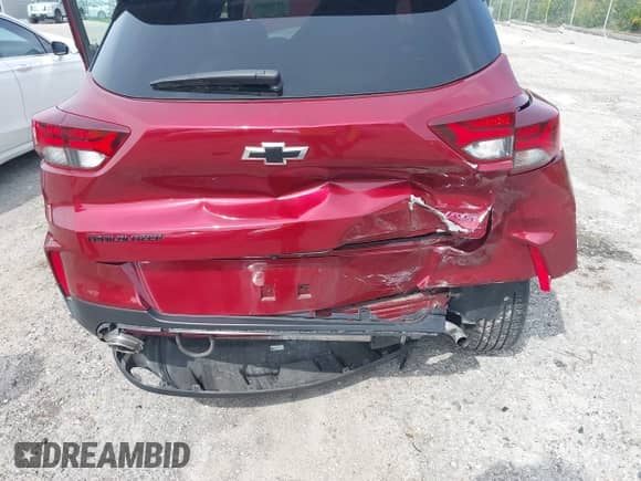 2022 Chevrolet TrailBlazer RS с VIN KL79MTSL1NB105952, выставлен на аукционе IAAI как лот 43250194 с пробегом 19 607 миль миль и . История ставок и продаж доступна на DreamBid. Изображение 6.