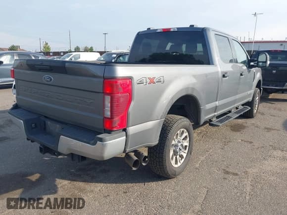 ✅ 2022 Ford F-250 XL • VIN: 1FT7W2BT5NEG35757 • Lot: 42931181. Wystawiony na IAAI z przebiegiem 47 582 mil. Bezpłatny archiwum sprzedaży aukcyjnych z USA i szczegółowy raport historii pojazdu na DreamBid. Zdjęcie 4.