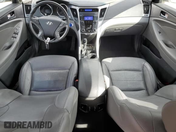 ✅ 2012 Hyundai Sonata Hybrid • VIN: KMHEC4A46CA035903 • Lot: 84752715. Listed on Copart with 90,300 mi. Free auction sales archive from the USA and detailed vehicle history report at DreamBid. Image 8.