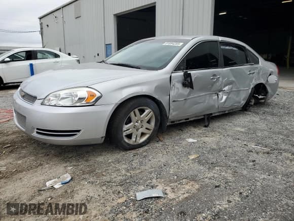 ✅ 2015 Chevrolet Impala LT • VIN: 2G1WB5E32F1140528 • Лот: 81894285. Опубликован ранее на Copart с пробегом 110 012 миль. Бесплатный доступ к архиву аукционных продаж из США и подробный отчёт об истории автомобиля на DreamBid. Изображение 1.